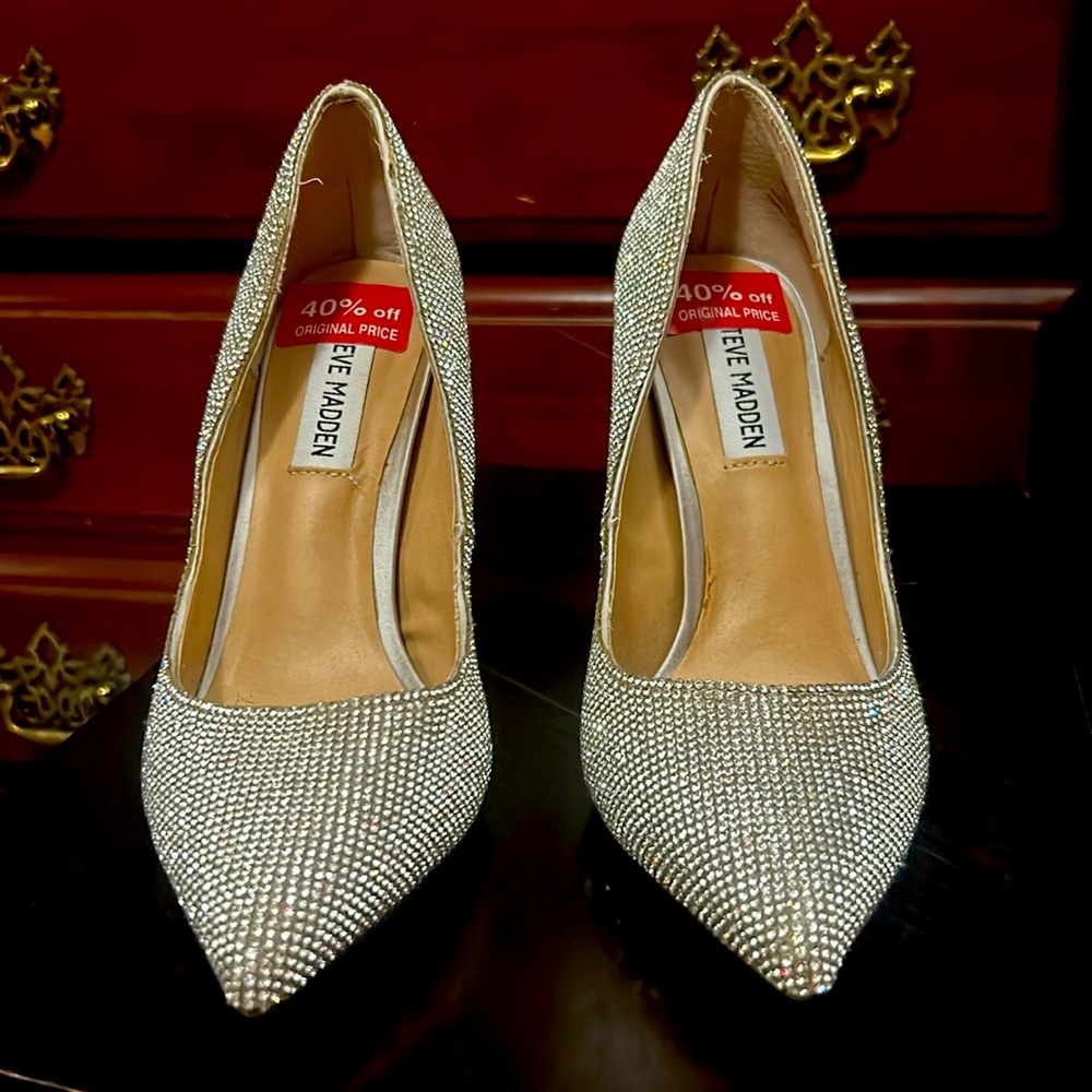 Steve Madden Daisy Lime crystal stilettos.  Never worn sold out size 6 1/2 - Picture 5 of 6